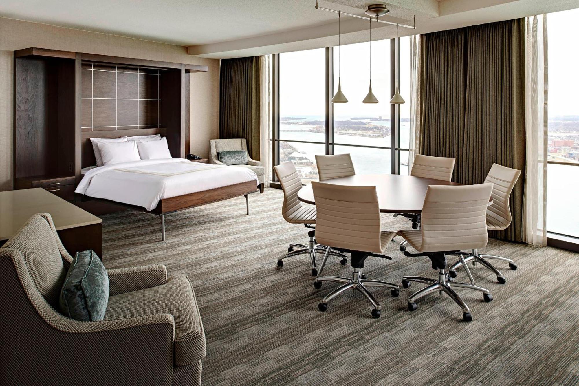 Marriott At The Renaissance Center Hotel 3*